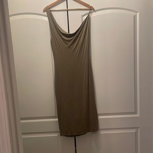 NWOT Lulu’s My Best Side Olive Green Asymmetrical Cowl Neck Midi Dress- Large